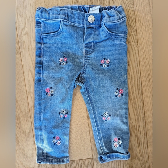 2/$10💚 6-9 H&M Pull of Jeans - Picture 1 of 3